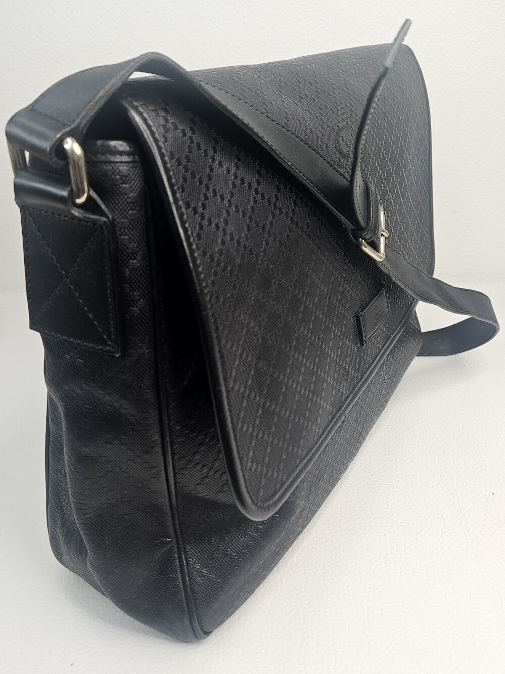 Authentic Gucci Black Diamante Messenger Crossbody Laptop Computer Bag